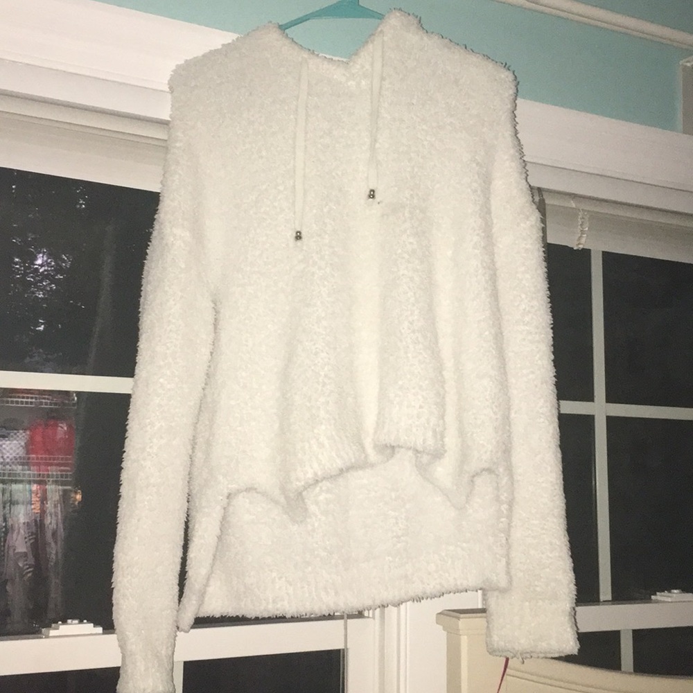Cropped fuzzy sweater